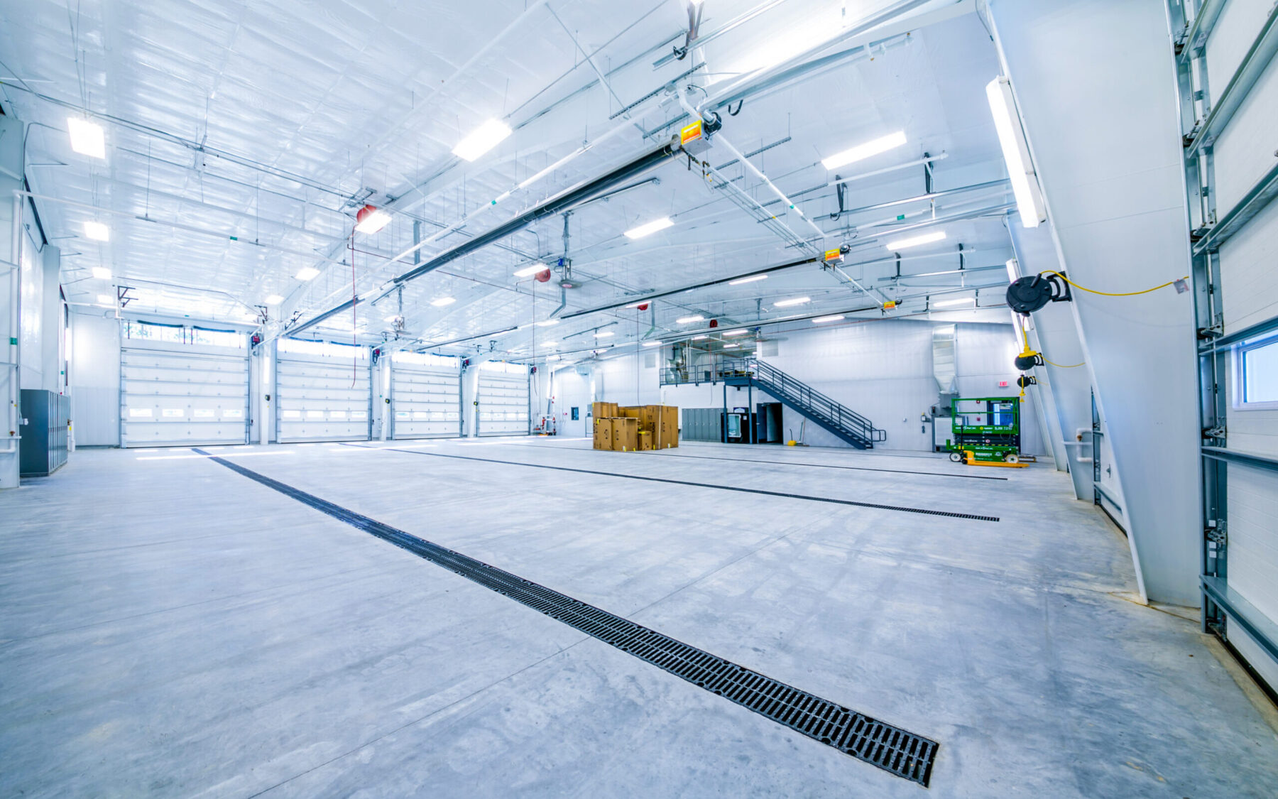 KDOT - Kechi - Interior Garage Bay