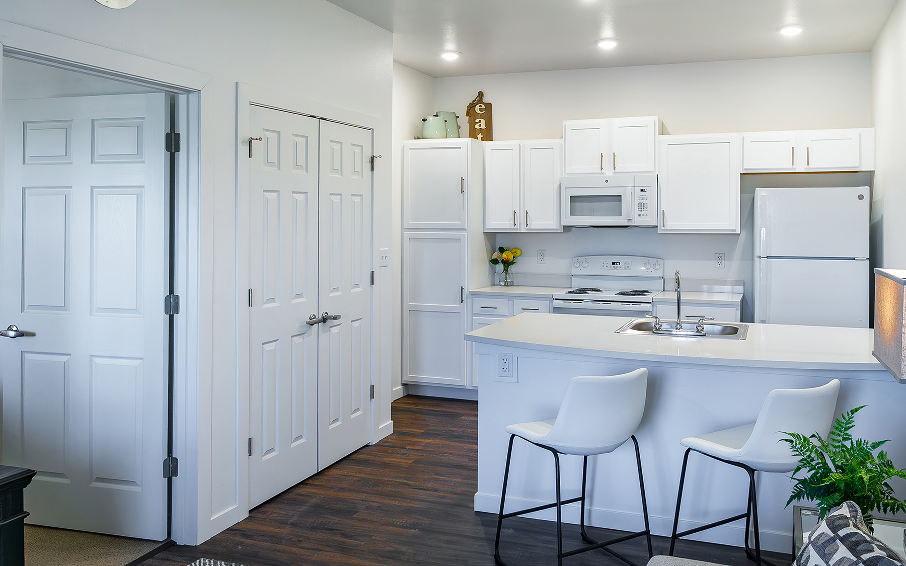 Crestview Apartments, Wichita, KS