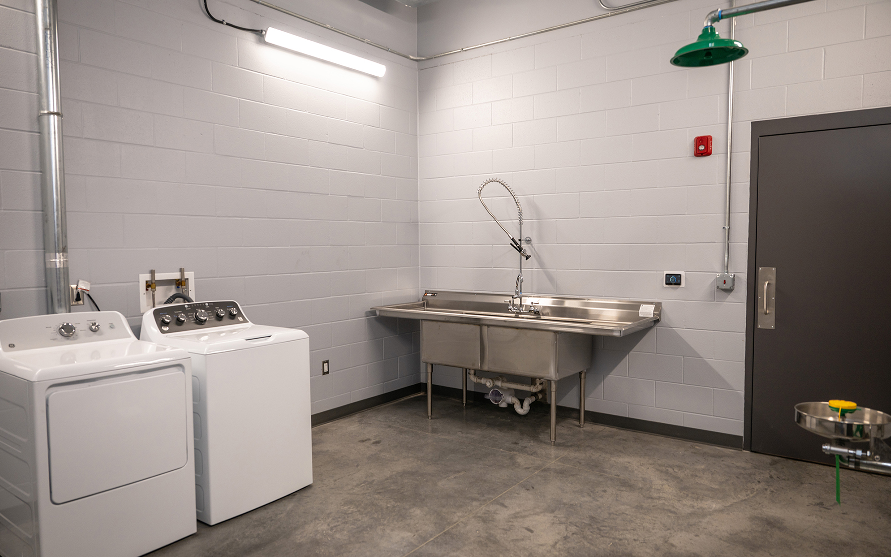 Wash station